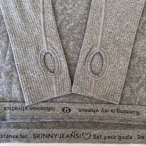 LULULEMON LONG SLEEVE TEE - Picture 11 of 12
